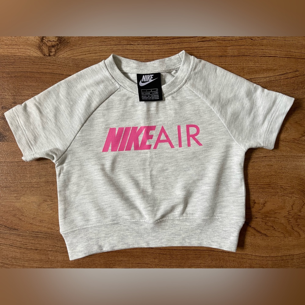 NWOT NIKE AIR girls cropped shirt